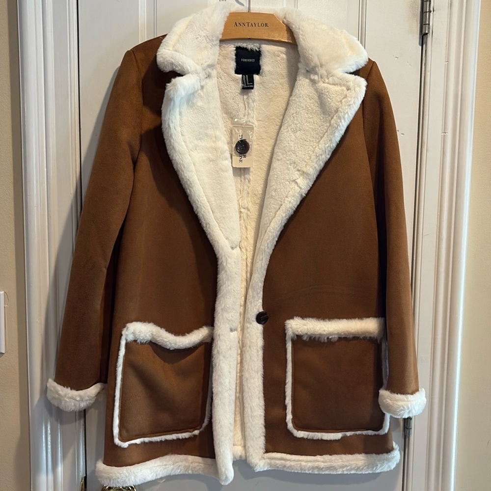 NWT! Forever 21 Brown and Cream Teddy Jacket